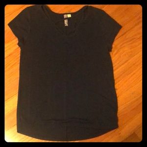 Navy blue short sleeved tee, size M